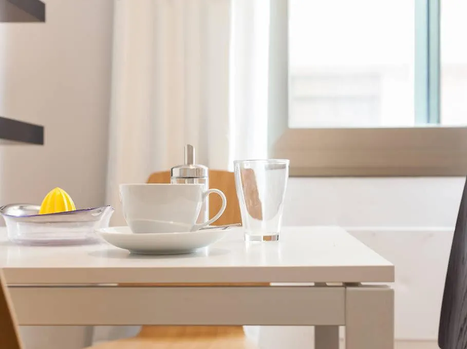 Apartamentos Click Almeria