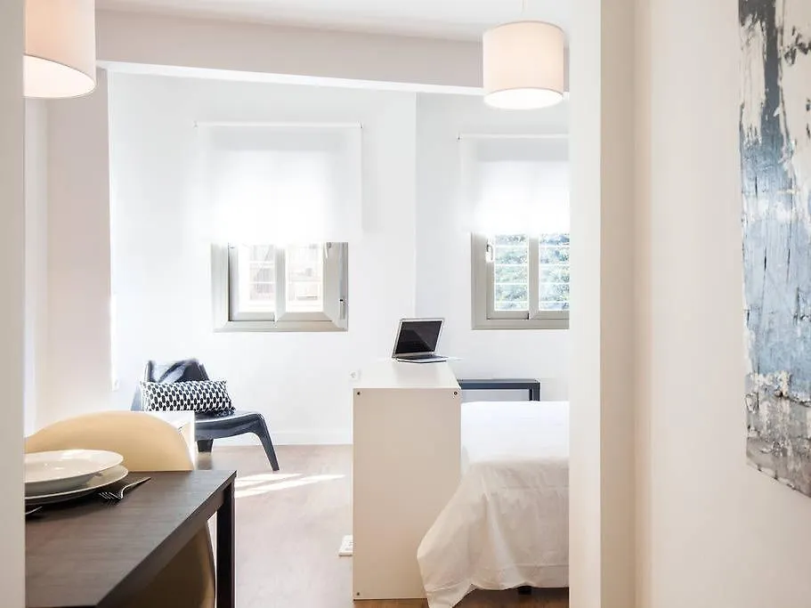 Apartamentos Click Almeria 0*,